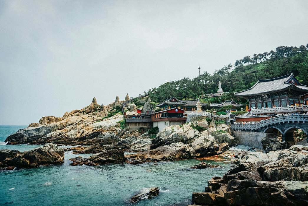 A view of a coastal temple, Haedong Yonggungsa Temple, in Busan.