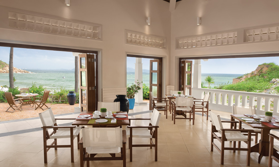 Avani Quy Nhon cliff-side dining at Tre Restaurant